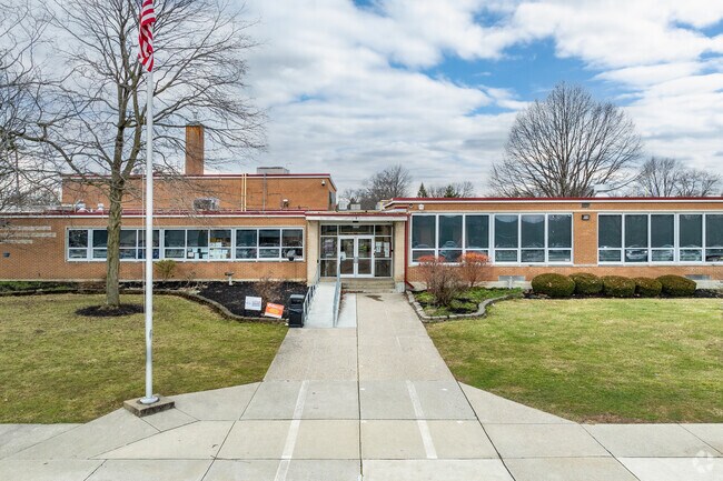 Hawthorne Elementary School serves the children in grades PK, K-5.