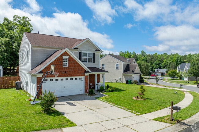 Large homes and yards attract many people to Silverwood outside of Charlotte.