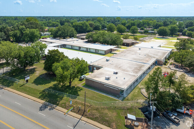 Millwood Elementary School offers advanced classes for students.