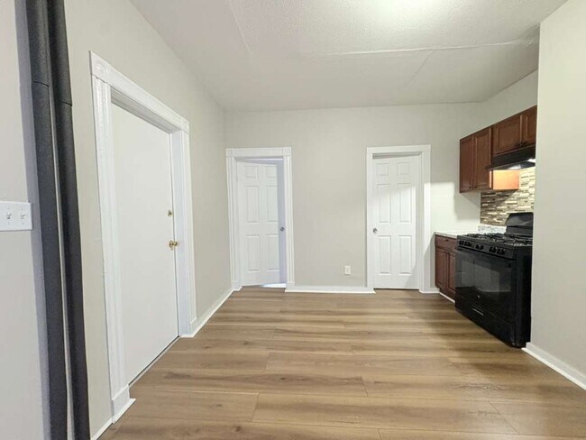 552 Dixwell Ave unit 1, New Haven, CT 06511 - photo 3