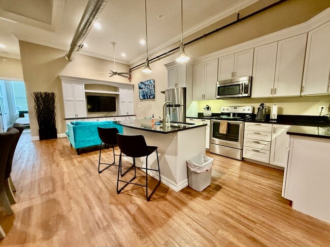 317 Main St unit 200, Cedar Falls, IA 50613 - photo 2