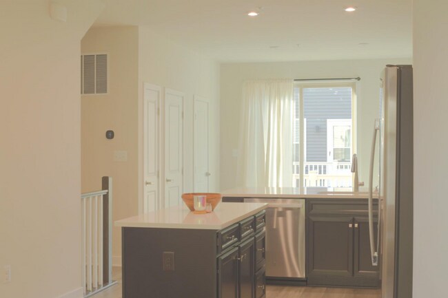 2816 Devonshire Clfs Terrace, Hyattsville, MD 20782 - photo 3