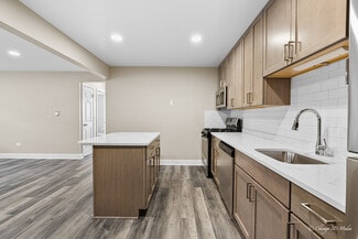 7600 W Lawrence Ave Unit 2, Harwood Heights, IL 60706