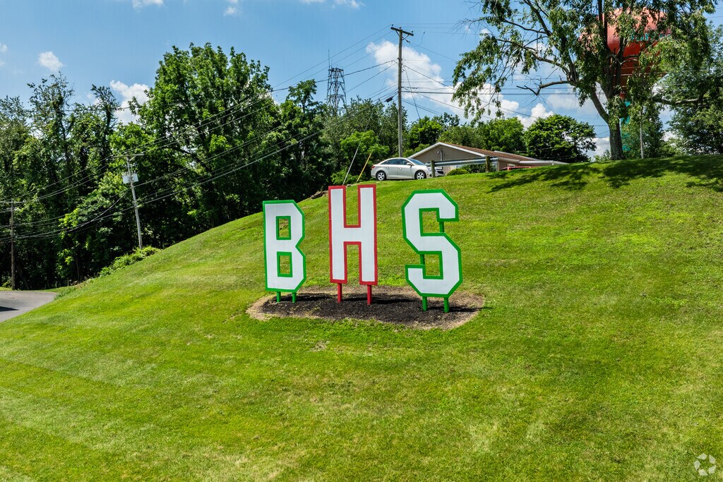 Barnesville High School has 385 students in grades 9-12.