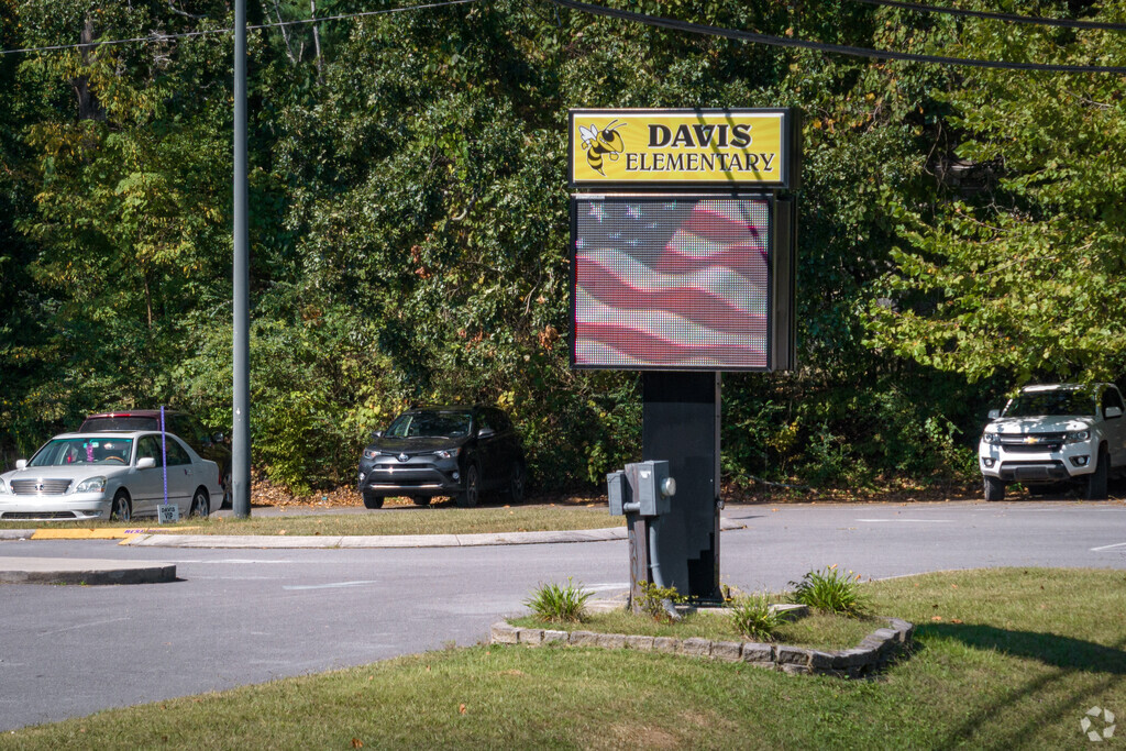 Welcome to Davis Elementary School.