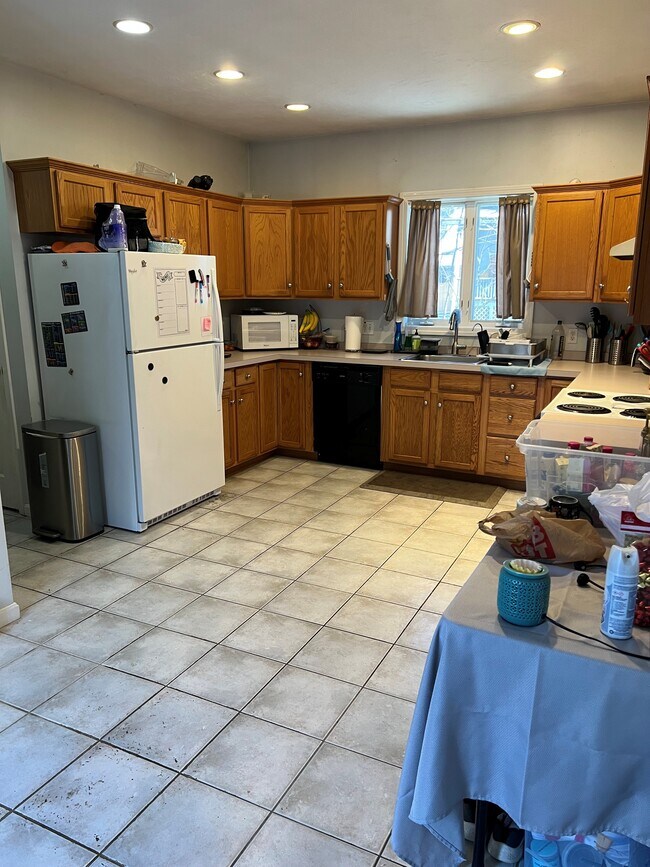 27 Stonington St unit 27, North Andover, MA 01845 - photo 6