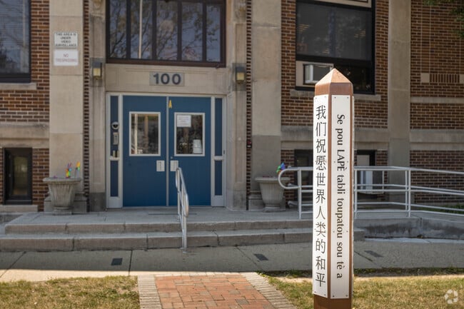The student - teacher ratio at The Marion Street School is 10 to 1.