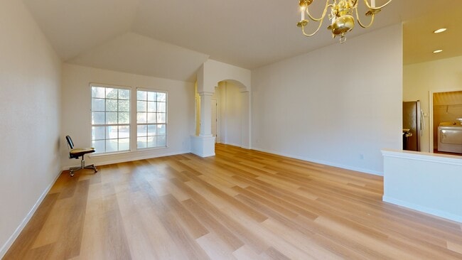 5609 Beachmont Ct, Austin, TX 78739 - photo 3