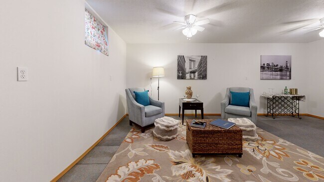 2620 SW Bingham Ct, Topeka, KS 66614 - photo 2