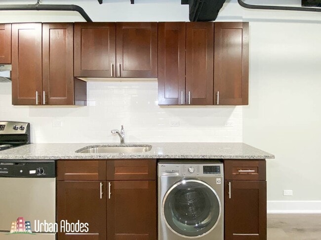 727 Saint Johns Ave unit A06C, Highland Park, IL 60035 - photo 4