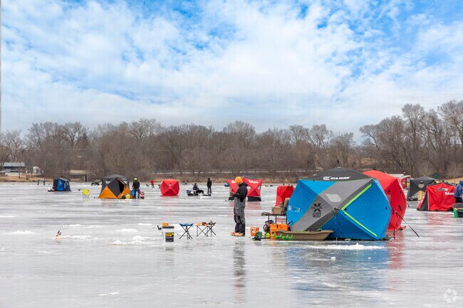 Salem Lakes residents ice fish & enjoy skiing at nearby resorts during the winter months.