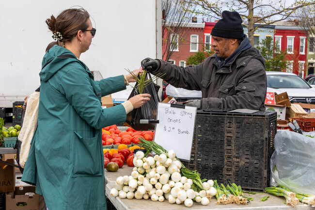 The 32nd Street Farmers Market is a short walk from Barclay neighborhood.