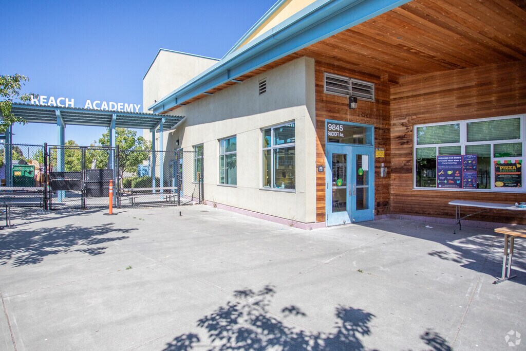 Reach Academy in Oakland is a K - 5 public elementary school with about 400 kids.