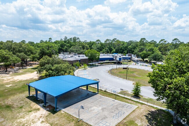 Newberry Elementary is conveniently located by the high school.