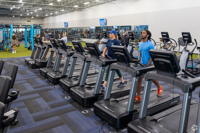 Club 4 Fitness is a popular amenity conveniently located in the center of Di Grado.