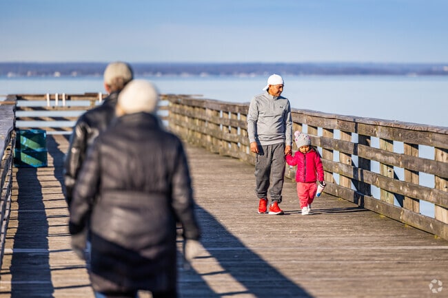 Matinecock residents are just minutes from the beaches of Bayville and Lattingtown.
