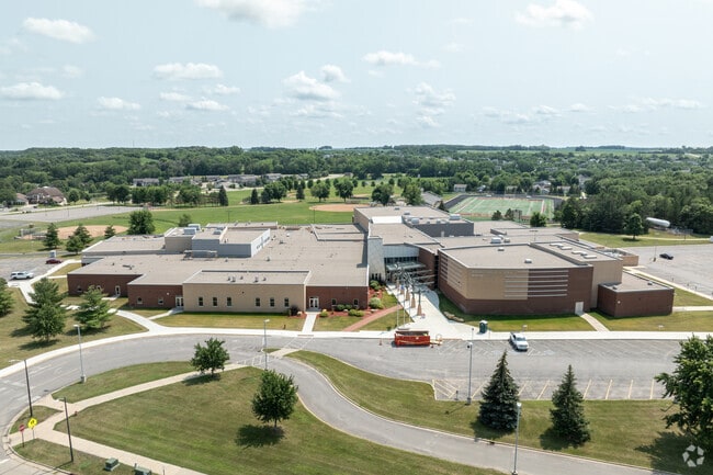 Jordan High School's teachers earned a grade of B from Niche.com.