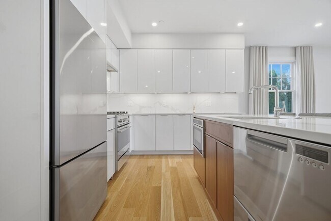 126 Englewood Ave unit 2, Brighton, MA 02135 - photo 2