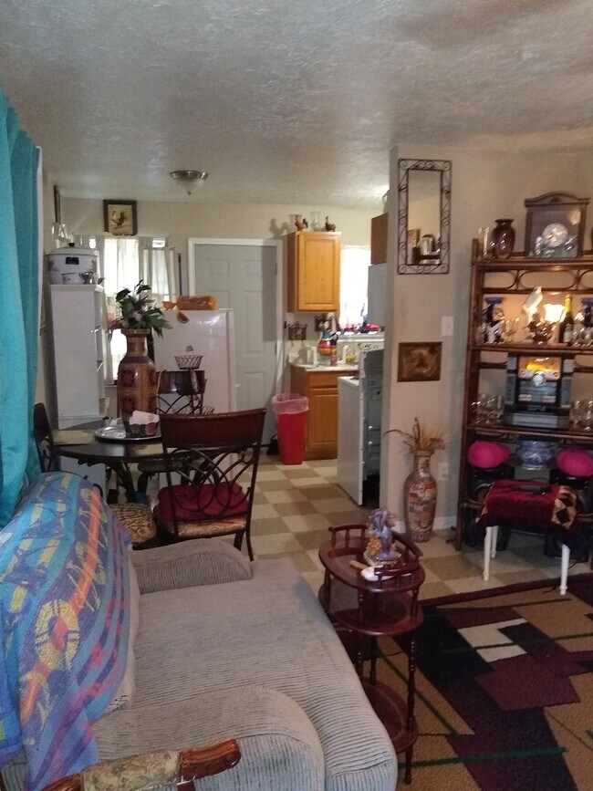 5014 Mallow St unit 4, Houston, TX 77033 - photo 4