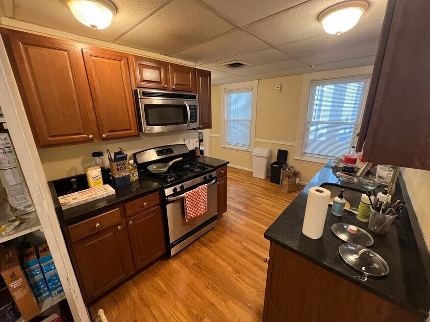 363 Beacon St unit 3, Somerville, MA 02143 - photo 1