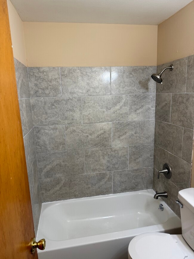 9120 Tutwiler Ave, Saint Louis, MO 63134 - photo 3