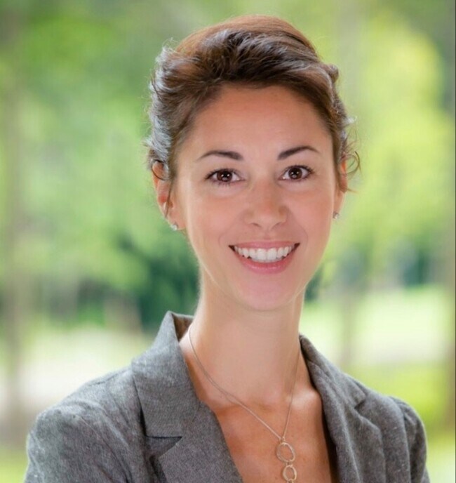 Holly Mazur