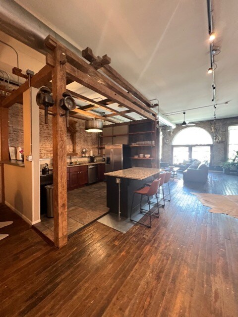 214 E Commercial St unit 1, Springfield, MO 65803 - photo 1