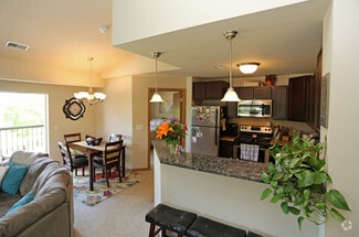 5001 Monona Dr, Monona, WI 53716
