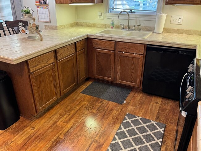 1812 Lakeview Dr, Newark, OH 43055 - photo 5