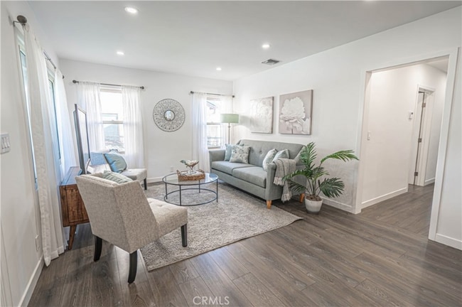 3744 Los Olivos Ln, La Crescenta, CA 91214 - photo 3