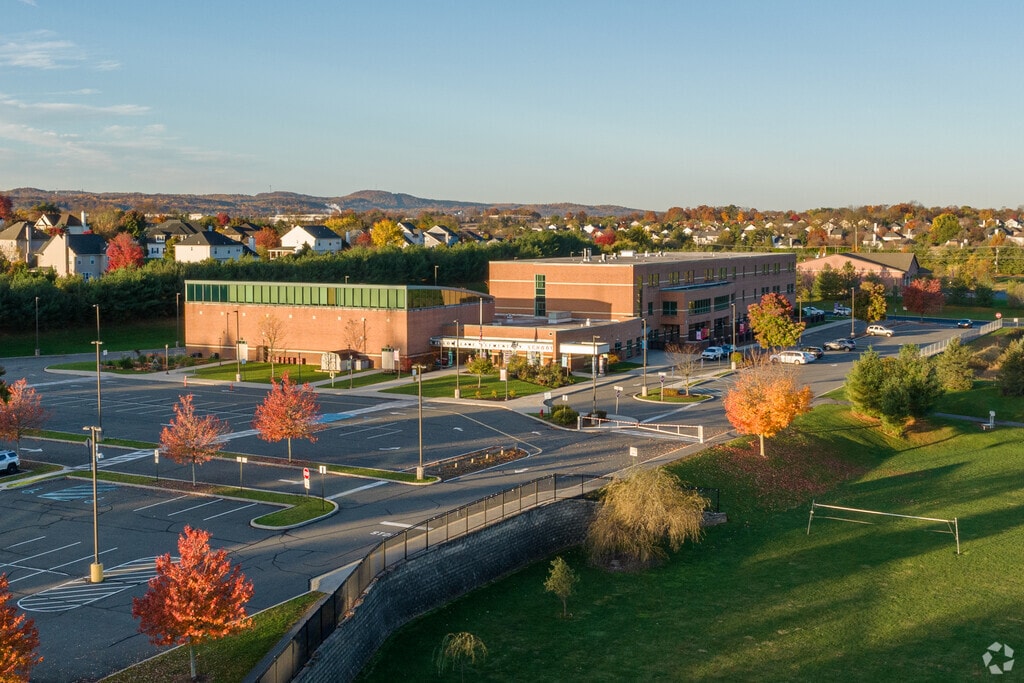 Willow Lane Elementary School receives an A on Niche.com and serves grades K-5.