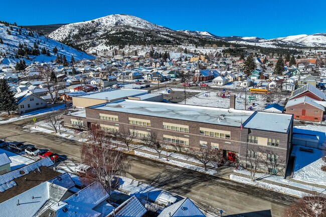 Lincoln Elementary School Anaconda