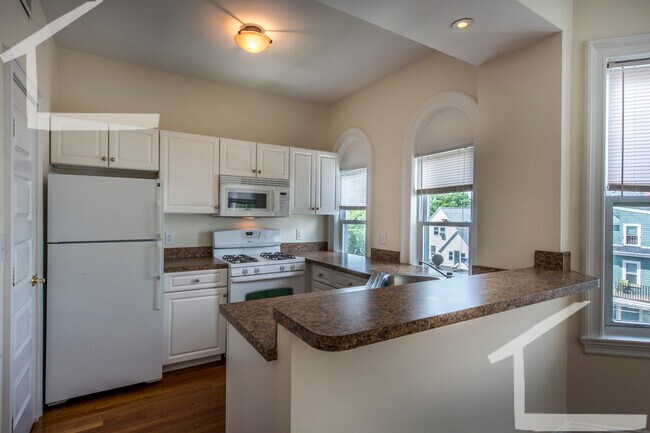 60 Ashford St unit 2, Allston, MA 02134 - photo 3