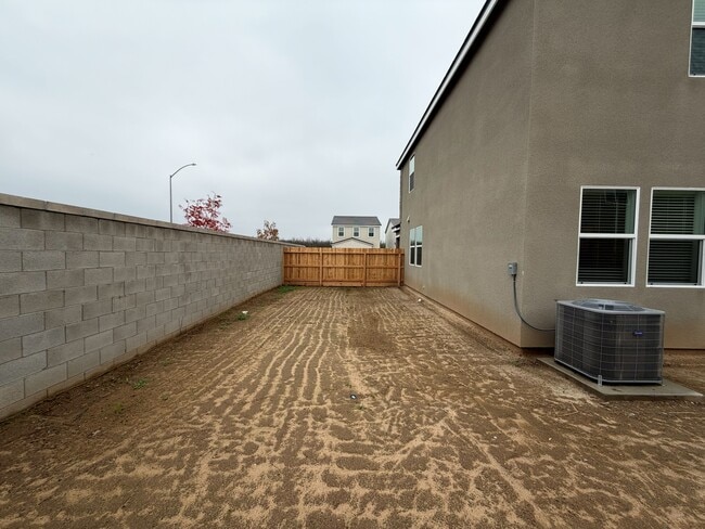 4410 N Lucy Ruiz Ave, Fresno, CA 93723 - photo 5