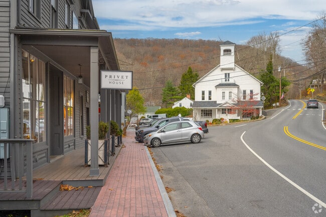 New Preston features a walkable downtown with local shops.