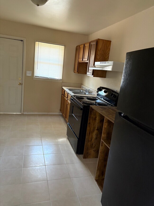 237 15th Ave SW, Birmingham, AL 35211 - photo 3