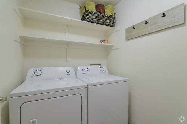 1BR, 1 Loft, 2BA - 1,300 SF