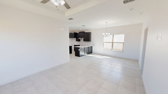 6020 Servando Dr unit 37294360, Laredo, TX 78046 - photo 2