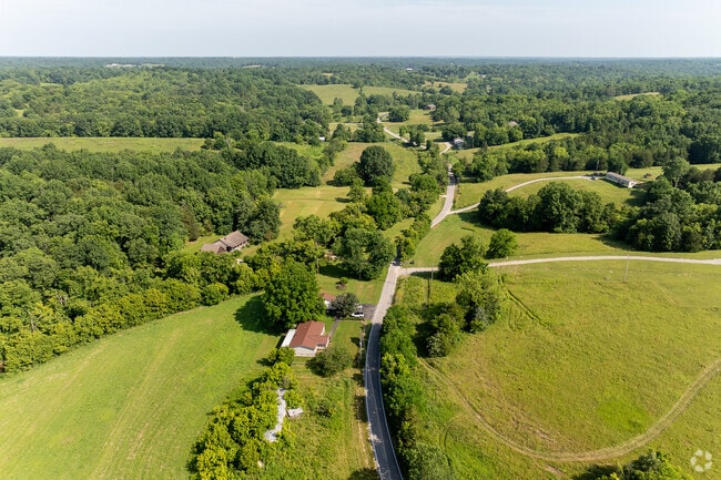 The average household income in Muddy Ford is around $88,418.