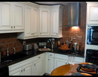 40 Walnut St, Jersey City, NJ 07305