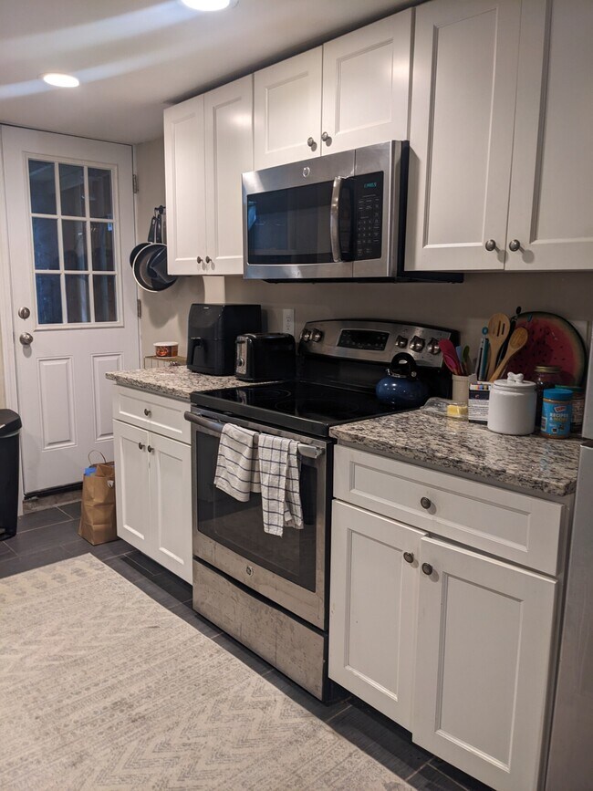 768 E 6th St unit 1, Boston, MA 02127 - photo 3