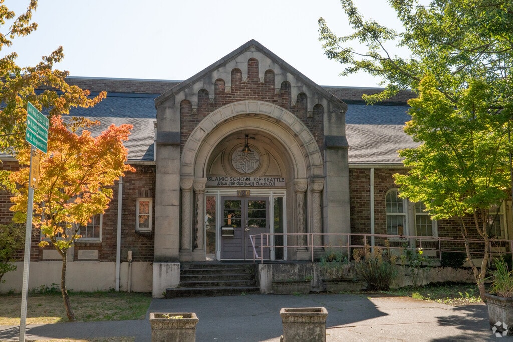 The Islamic School of Seattle is in the Mann neighborhood of Washington.