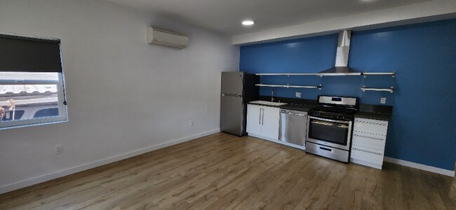 2103 S Harcourt Ave unit 1, Los Angeles, CA 90016 - photo 2