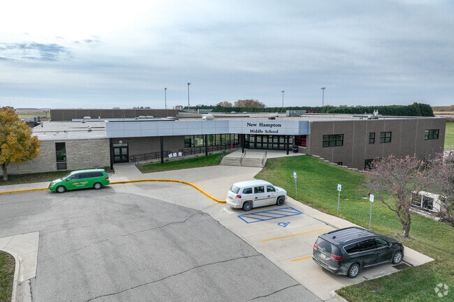 New Hampton Middle School offers community programs and earns a B-plus from Niche.