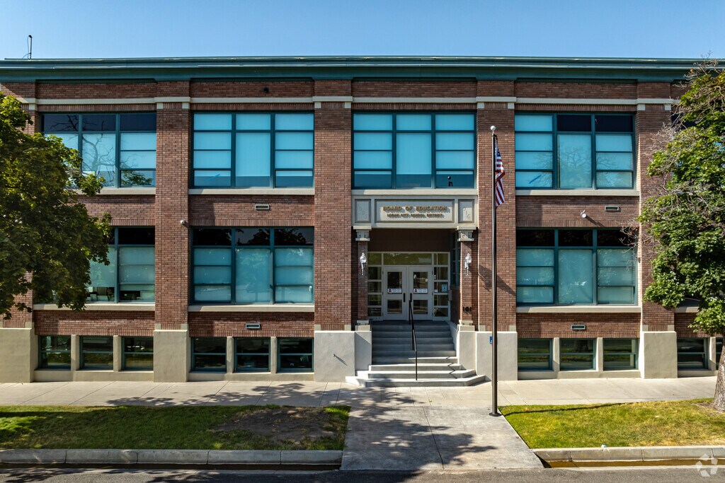 Logan City School District Center for Home Learning serves K to 8.