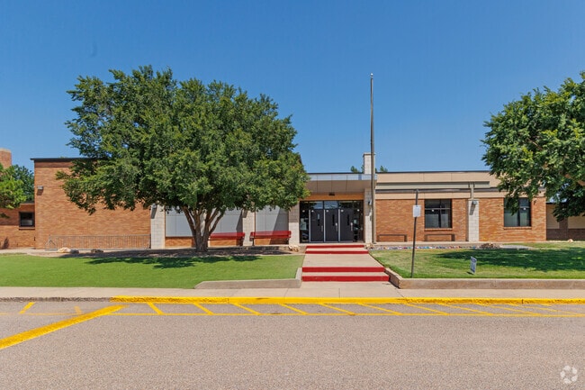 Entrance to Ridgecrest Elementary School in Amarillo.