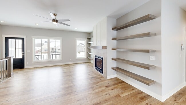 245 Aspen Cir, Pella, IA 50219 - photo 2