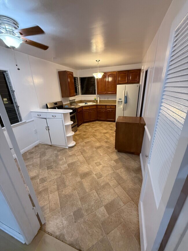 846 N Sweetzer Ave unit 846 N Sweetzer Ave, West Hollywood, CA 90069 - photo 3