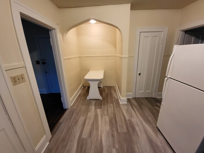 6224 Kennedy Ave unit 3, Cincinnati, OH 45213 - photo 3