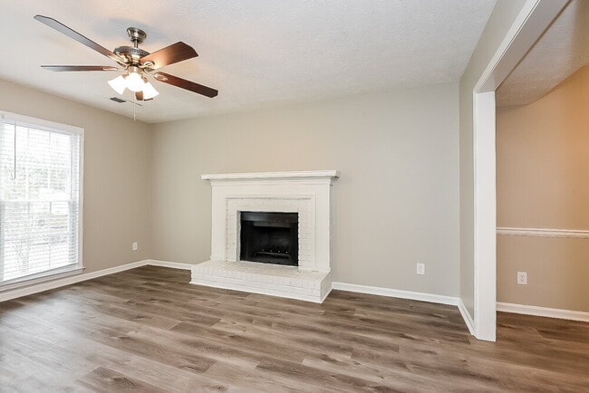 1220 Izod Ct, Lawrenceville, GA 30044 - photo 4